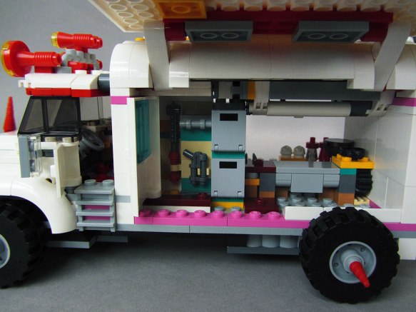 LEGO Monkie Kid, Pigsy's Food Truck (80009), Truck Interior, Fridge Secret