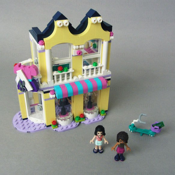 LEGO Friends, Emma's Fashion Shop (41427), Overview