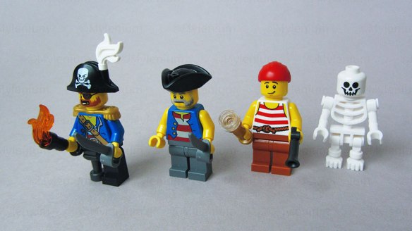 LEGO Creator, Pirate Ship (31109), Minifigures