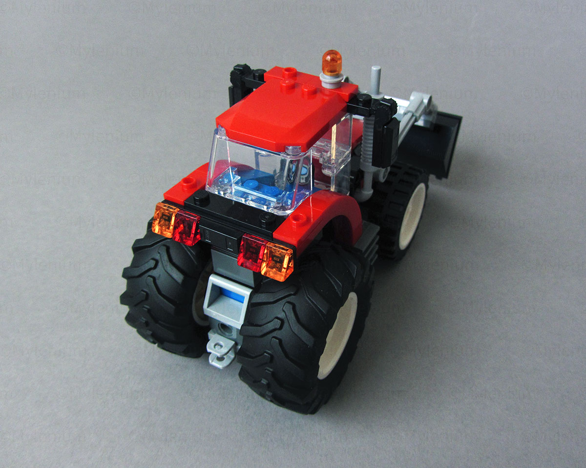 LEGO City, Tractor (60284), Aft Right View