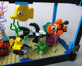 LEGO Creator, Fish Tank (31122), Detail Front Left