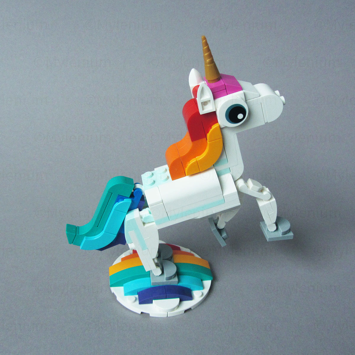LEGO Creator, Magical Unicorn (31140), Unicorn, Right View